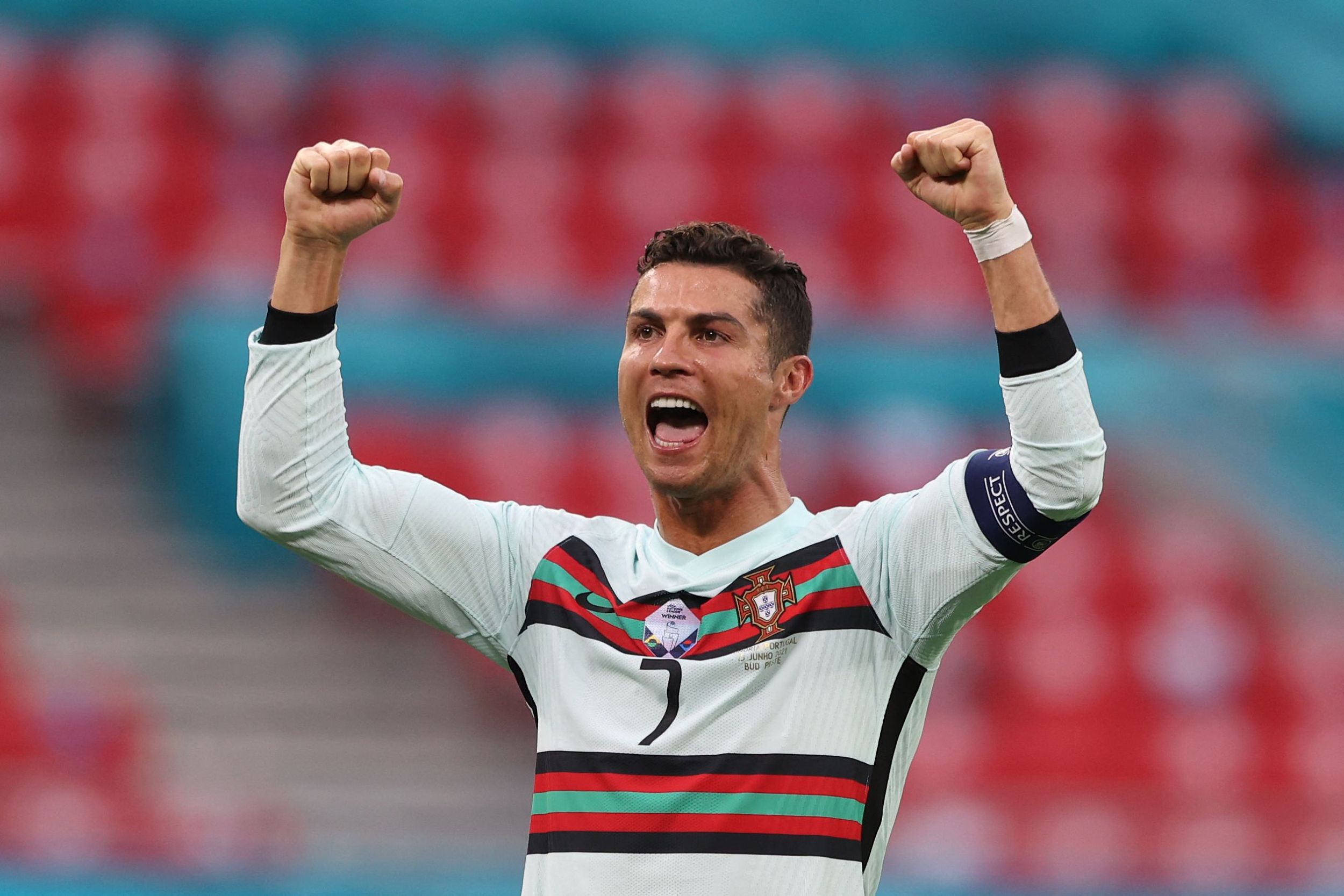 ليفربول ضد تشيلسي لايفمواجهة نارية في الدوري الإنجليزي الممتاز